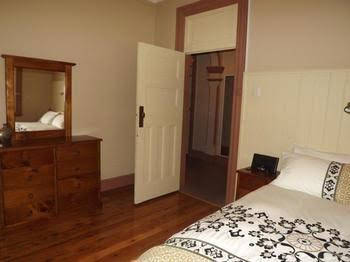 Rosalea Guesthouse - Tourism Canberra 0