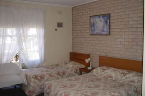 Colonial Lodge Motel Geelong - Tourism Canberra 3