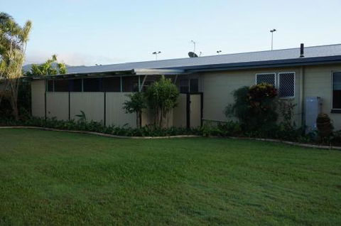 YAL Cairns A Motel That Makes A Difference - Tourism Canberra 1