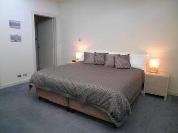 Launceston Waterfront Apartments - Tourism Canberra 0