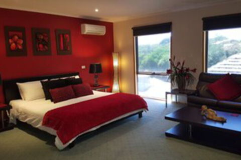 Venus Escapes Guesthouse - Tourism Canberra 0