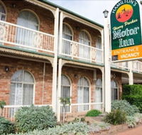 Hamilton's Henry Parkes Motor Inn Parkes - Tourism Canberra