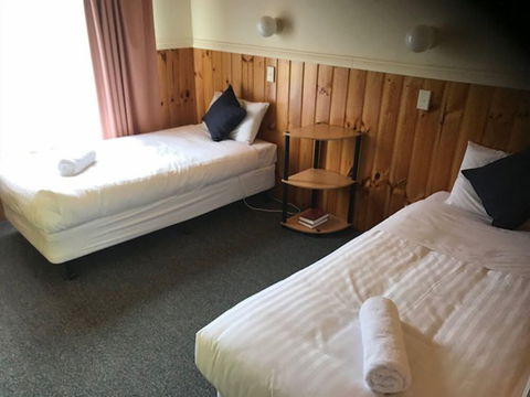 Kellraine Holiday Units - Tourism Canberra 3