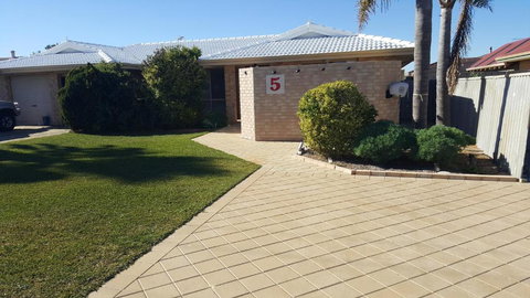 Alexander Drive B & B - Tourism Canberra 2