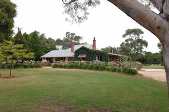  Tourism Canberra