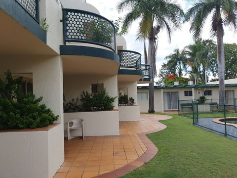 McNevin's Maryborough Motel - Tourism Canberra 1