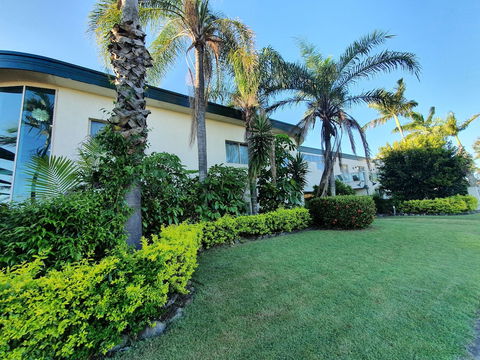 McNevin's Maryborough Motel - Tourism Canberra 0