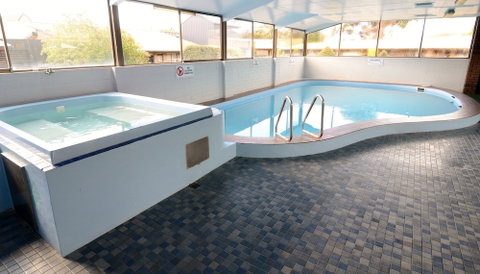Olde Tudor Hotel - Tourism Canberra 5