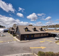 Olde Tudor Hotel - Tourism Canberra