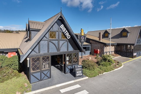 Olde Tudor Hotel - Tourism Canberra 1