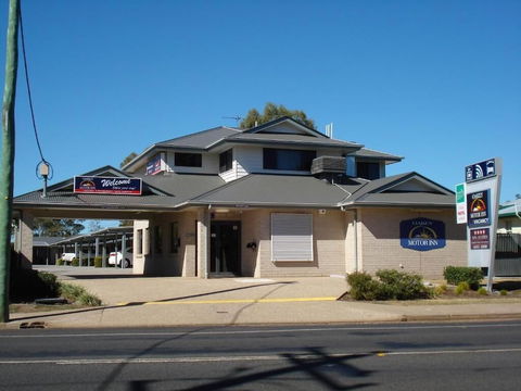 Oakey Motor Inn - Tourism Canberra 4