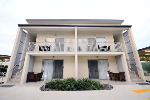 Oaks Middlemount Suites - Tourism Canberra 1