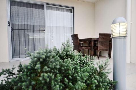 Oaks Middlemount Suites - Tourism Canberra 4