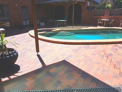 Hotel Cavalier - Tourism Canberra 2