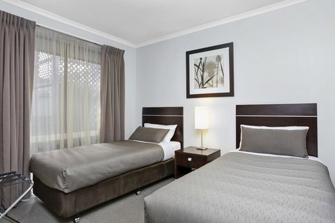 Elm Tree Motel - Tourism Canberra 5