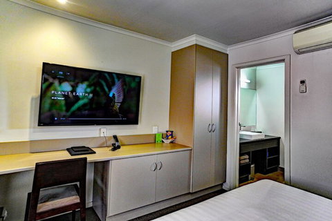 Elm Tree Motel - Tourism Canberra 7
