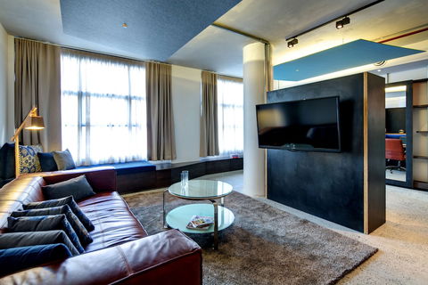 Zara Tower Hotel - Tourism Canberra 5