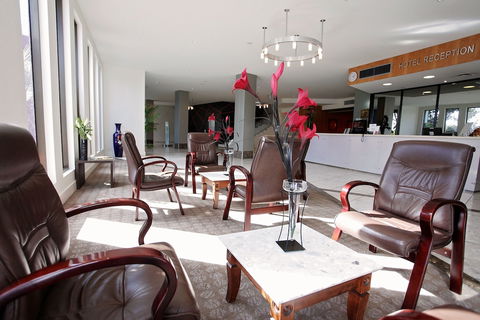 Golden Pebble Hotel - Tourism Canberra 3