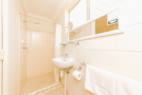 Citywalk Motor Inn - Tourism Canberra 5