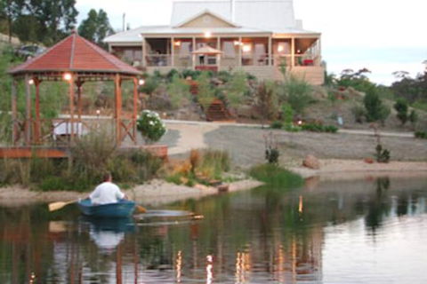 Blue Cliffs Retreat - Tourism Canberra 0