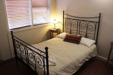 Burwood Bed And Breakfast - Tourism Canberra 7