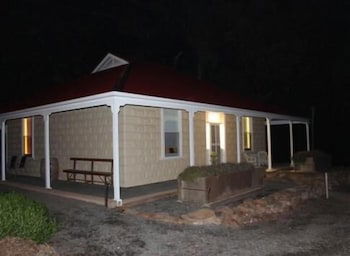 Brown's House Bed And Breakfast - Tourism Canberra 0