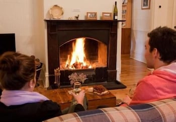 Brown's House Bed And Breakfast - Tourism Canberra 3