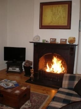 Brown's House Bed And Breakfast - Tourism Canberra 2