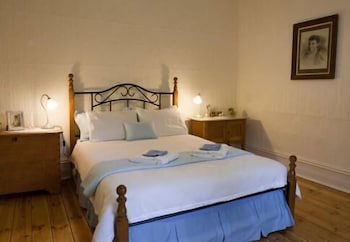 Brown's House Bed And Breakfast - Tourism Canberra 6