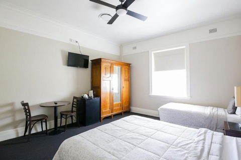 Hotel Gosford - Tourism Canberra 2