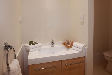 H Boutique Hotel - Tourism Canberra 4