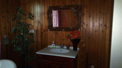 GOLDEN LACE B & B - Tourism Canberra 3