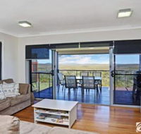 Jinalong 17 Pacific Street Family home great views. - Tourism Canberra
