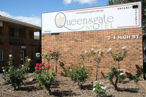 Queensgate Motel - Tourism Canberra 4