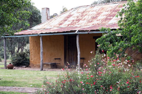 Lone Pine Farmhouse - Tourism Canberra 2