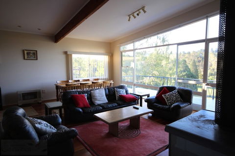 Fairways Close - Tourism Canberra 1