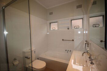 Fairways Close - Tourism Canberra 4
