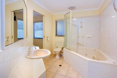 Kava Villa Cowes - Tourism Canberra 5