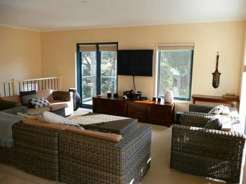 Kava Villa Cowes - Tourism Canberra 1