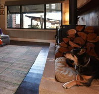 Millfield Eco Lodge with views  inside / outside hangouts - Tourism Canberra