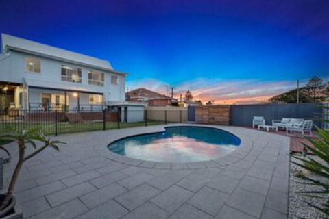 Waterview Beach House - Tourism Canberra 0