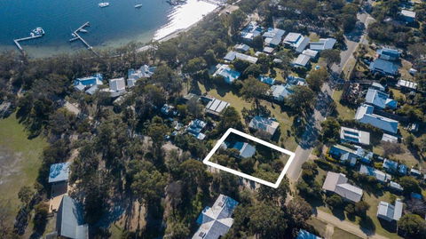 Kambera Pet Friendly Cottage On Raymond Island - Tourism Canberra 3