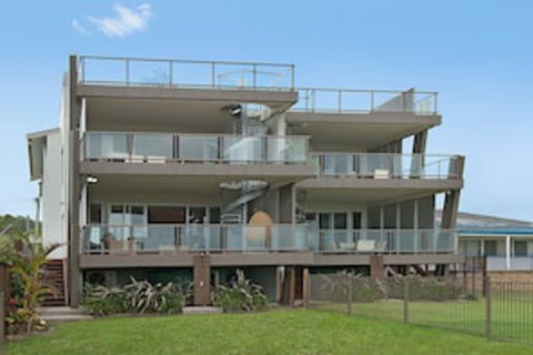 Costa Del Sol - Tourism Canberra 0