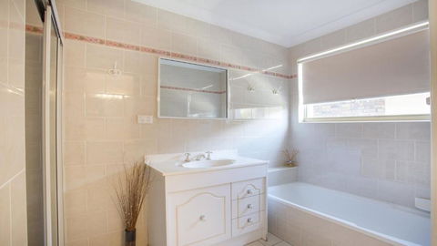 143 Mitchell Pde Magnificent Outlook - Tourism Canberra 6