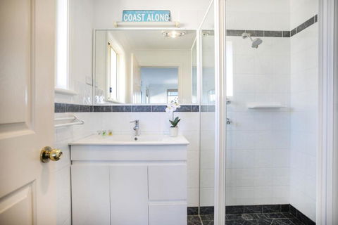 58 Seaview St. Summer Days - Tourism Canberra 2