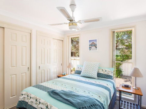 1 / 4 Huntly Close - Tourism Canberra 4