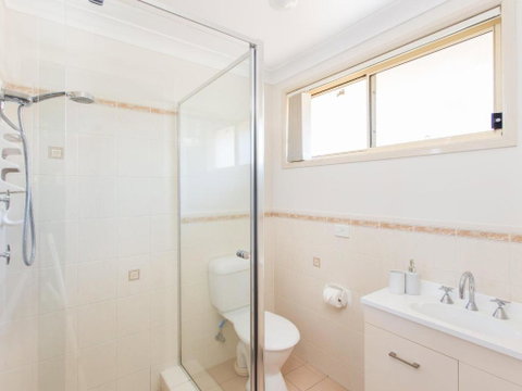 1 / 4 Huntly Close - Tourism Canberra 1