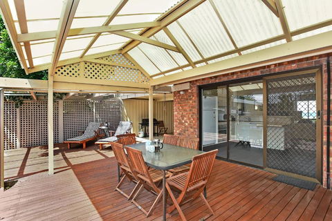 Right On The Beach At Moana - Tourism Canberra 3