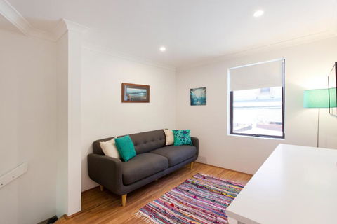 Monument Hill Townhouse Fremantle - Tourism Canberra 2