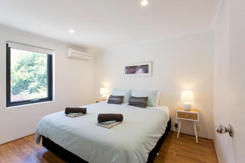 Monument Hill Townhouse Fremantle - Tourism Canberra 6
